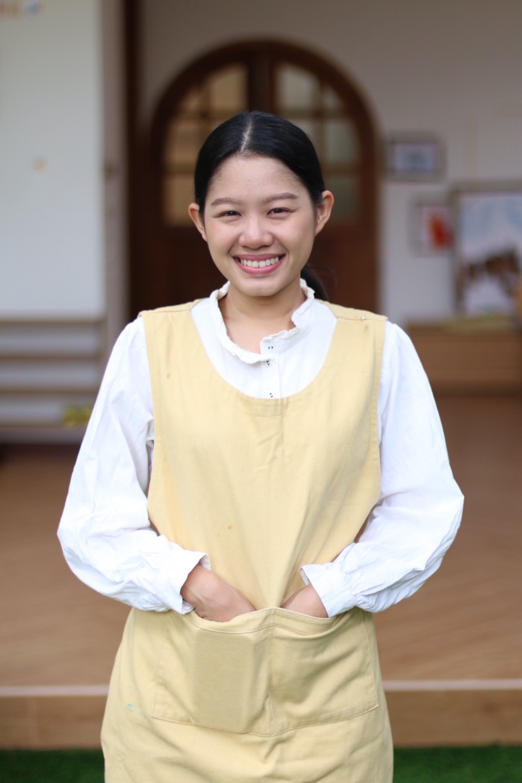 Ms. Kunsinee Bumrungsak (Khunkru If)
